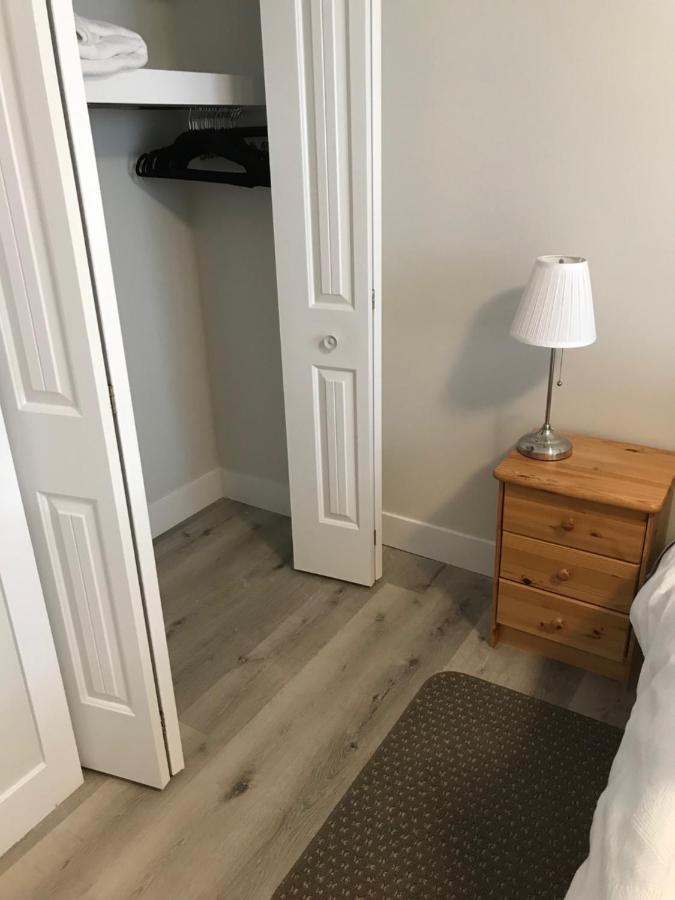Your Home Away From Home Kelowna Bagian luar foto
